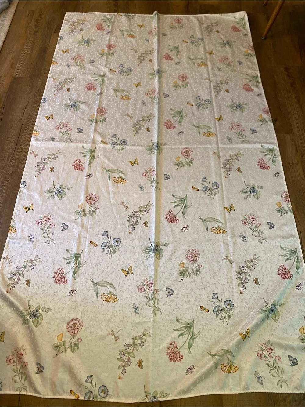 Lovely Floral Butterfly Tablecloth